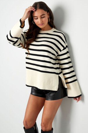 Wide knitted sweater stripes and flared sleeve - green h5 Picture2
